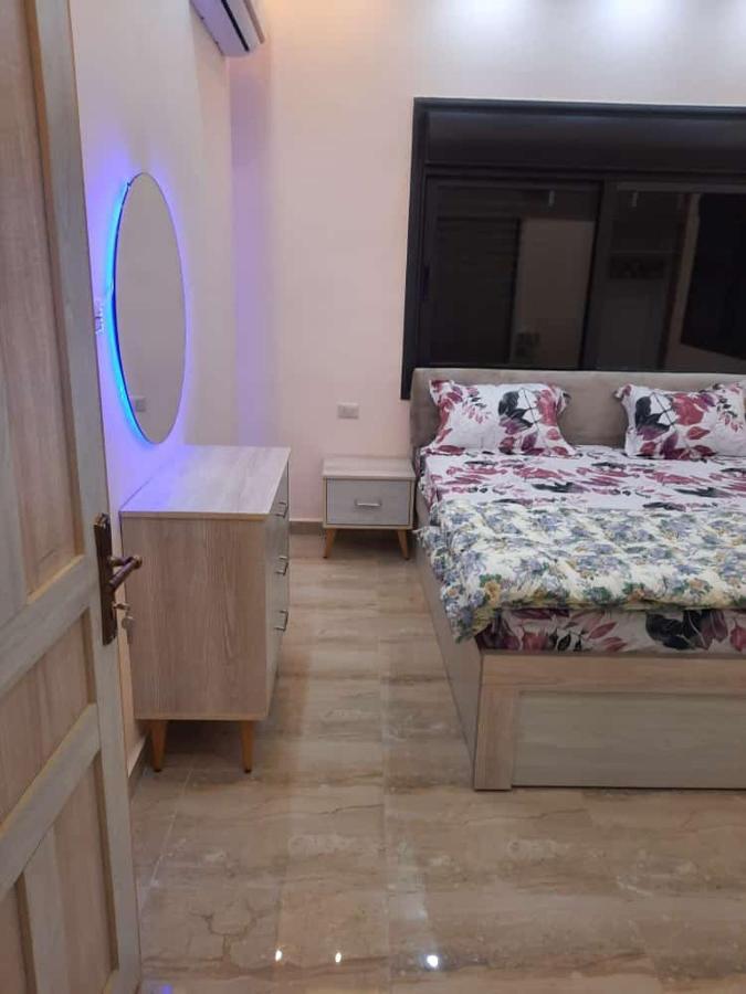 Lotus Housing For Furnished Apartments 제라시 외부 사진