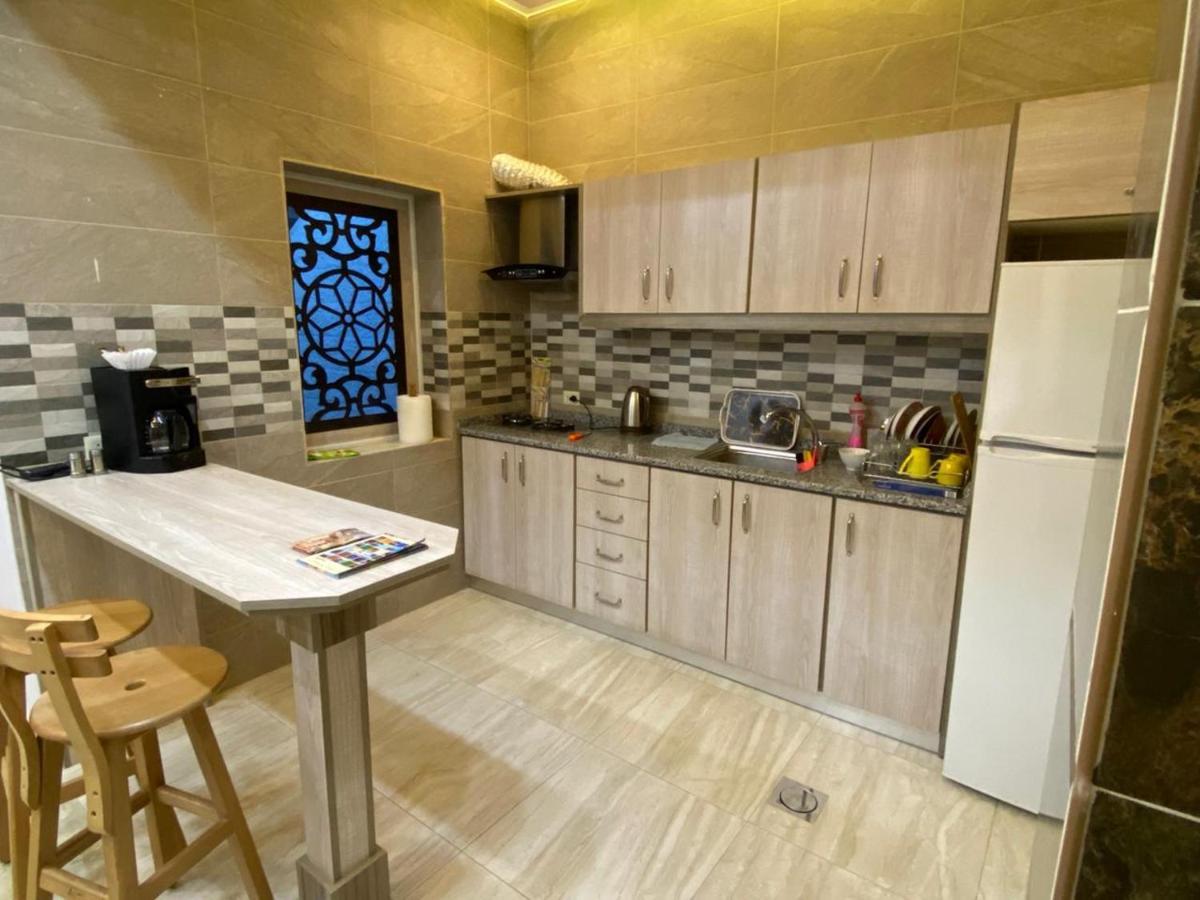 Lotus Housing For Furnished Apartments 제라시 외부 사진