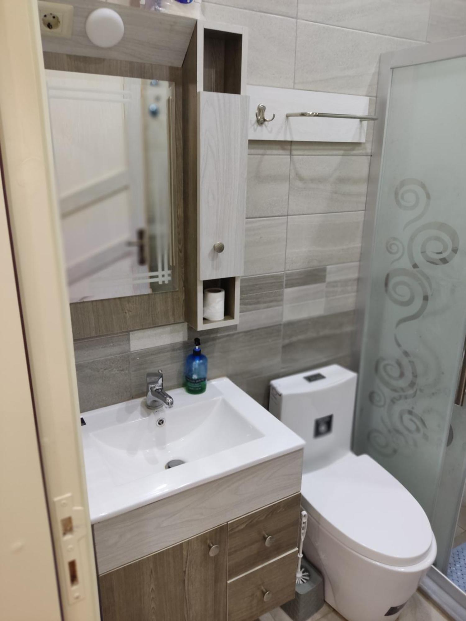 Lotus Housing For Furnished Apartments 제라시 외부 사진