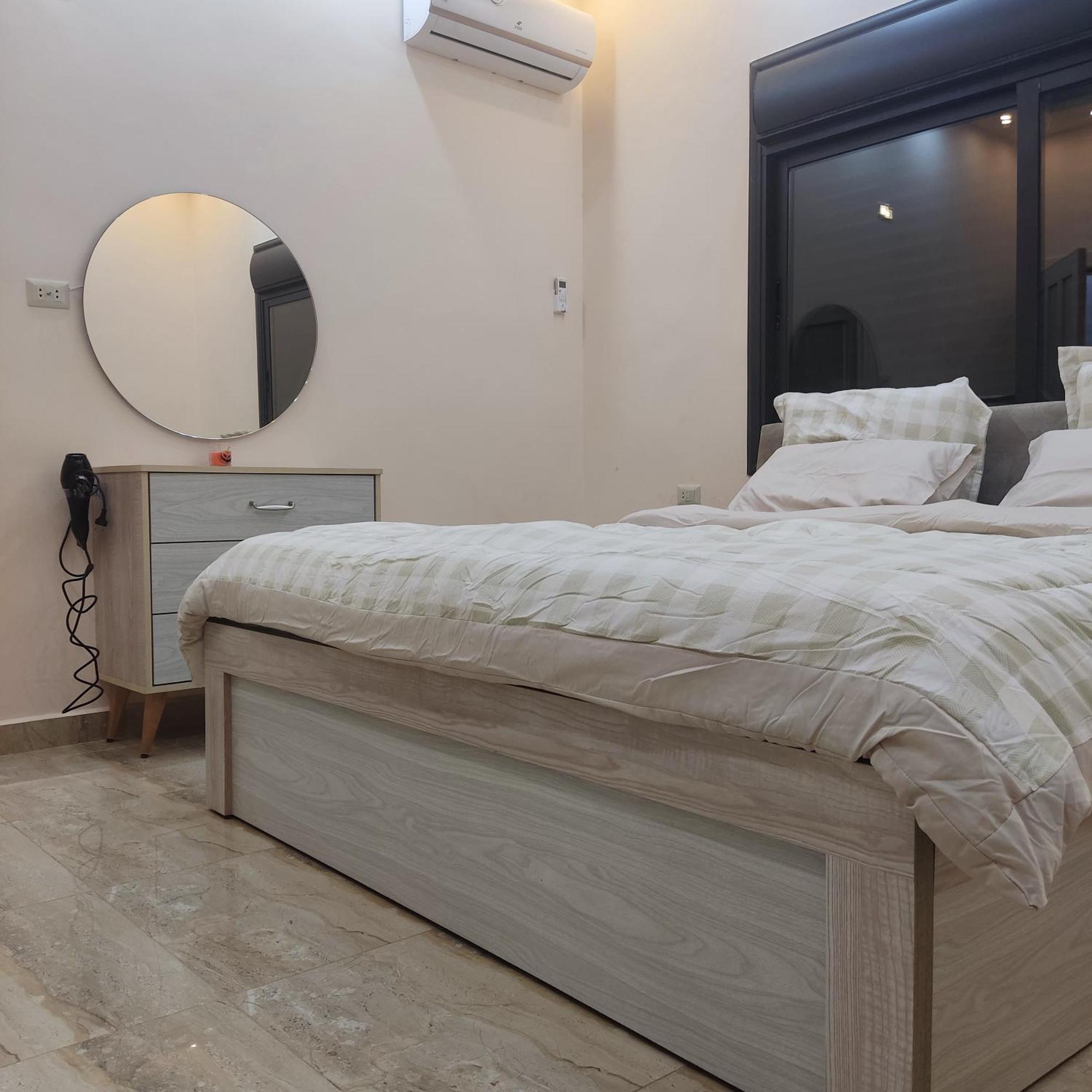 Lotus Housing For Furnished Apartments 제라시 외부 사진