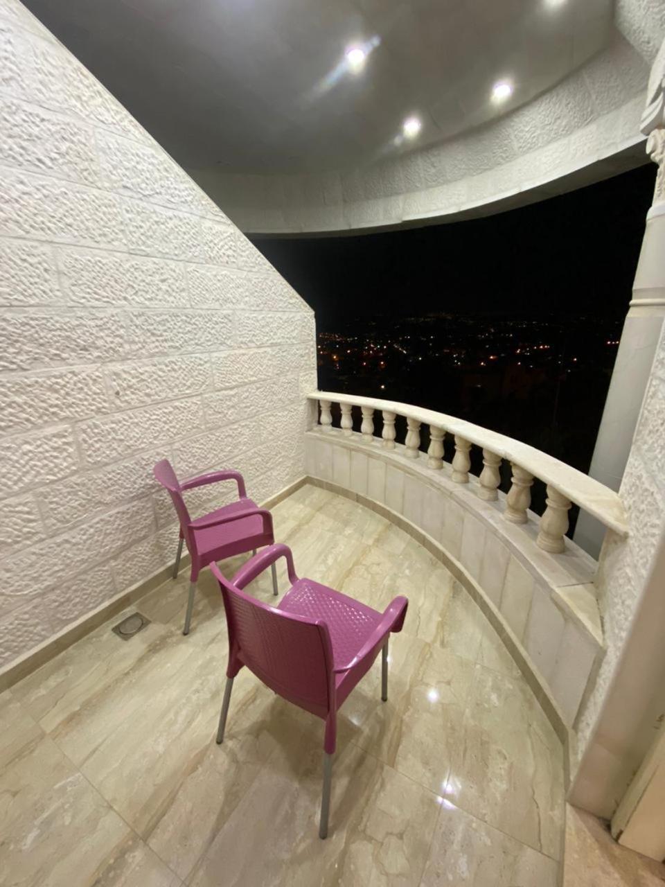 Lotus Housing For Furnished Apartments 제라시 객실 사진