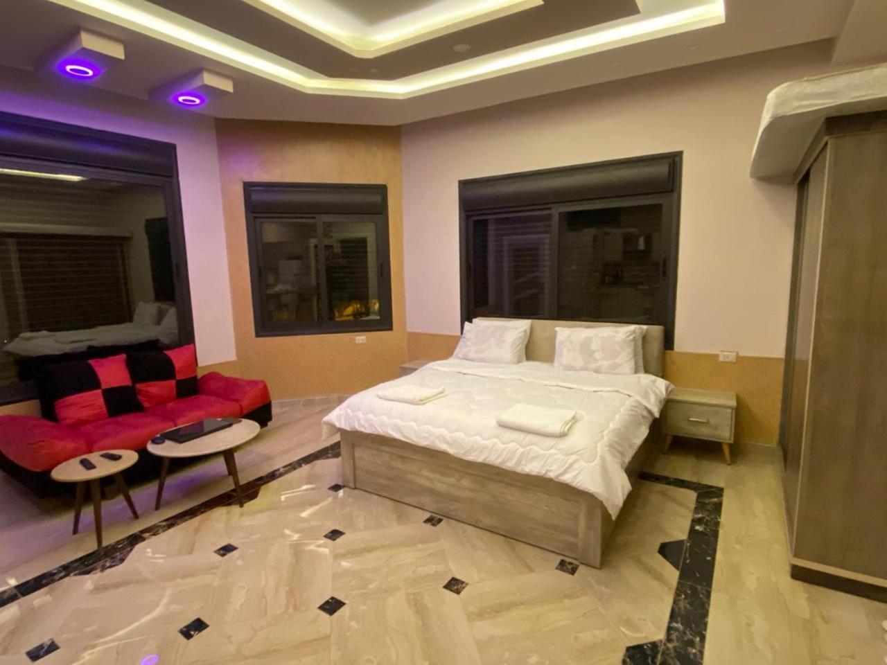 Lotus Housing For Furnished Apartments 제라시 객실 사진